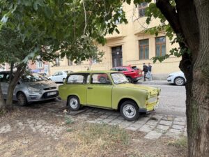 Budapest und der Ostblock: Der Trabant ist auch Jahrzehnte nach dem Ende des Sozialismus noch im Stadtbild zu finden